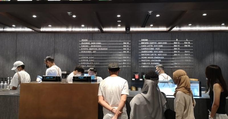 店内のカフェ座席